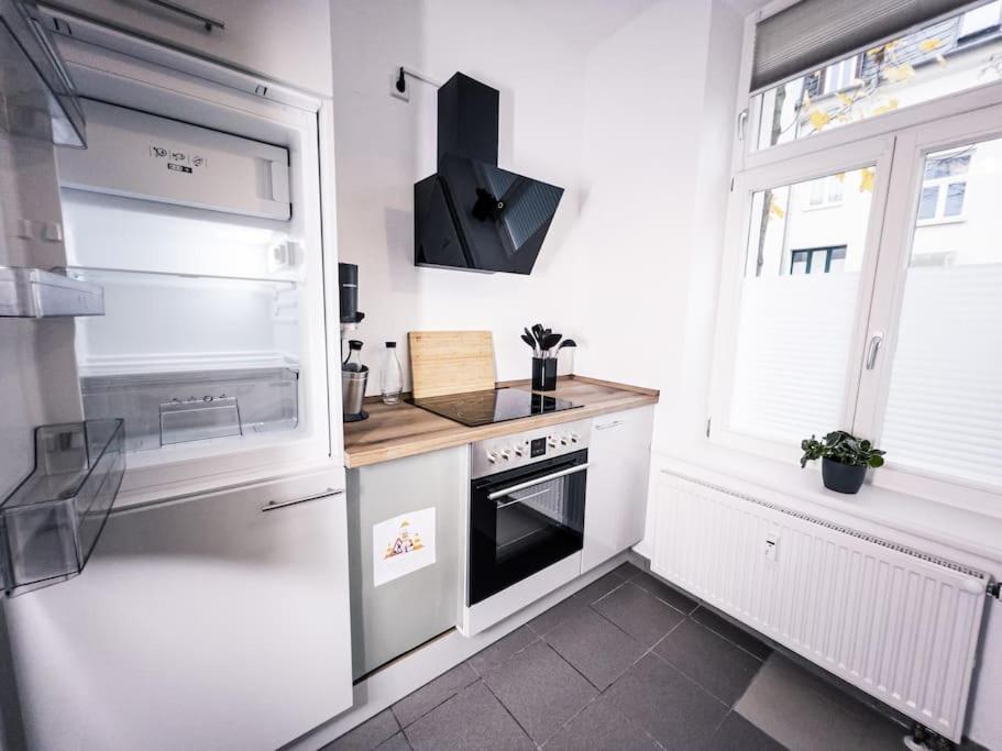 Wohlfuehl-Oase Mitten In Der Stadt - Garten, Grill, Netflix Und Drucker Leipzig Bagian luar foto
